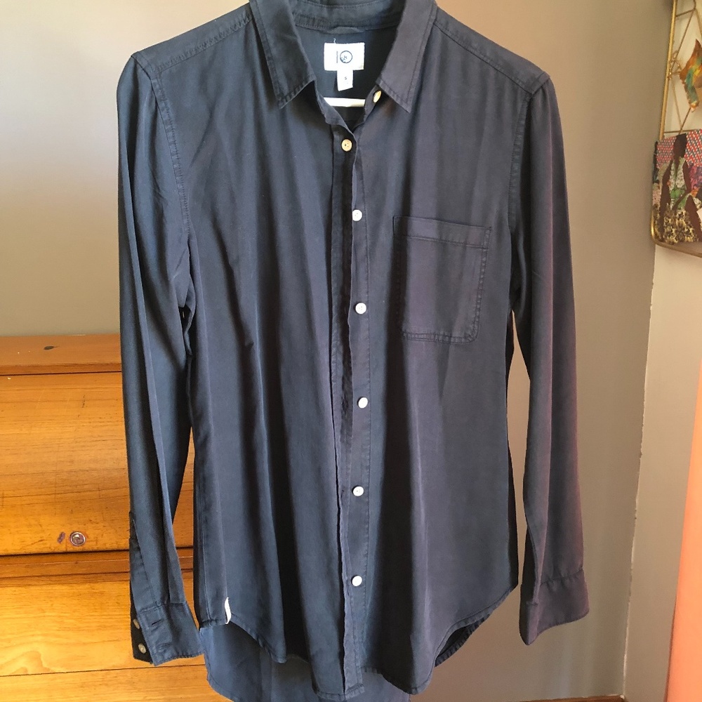 Tentree Blackbutton down